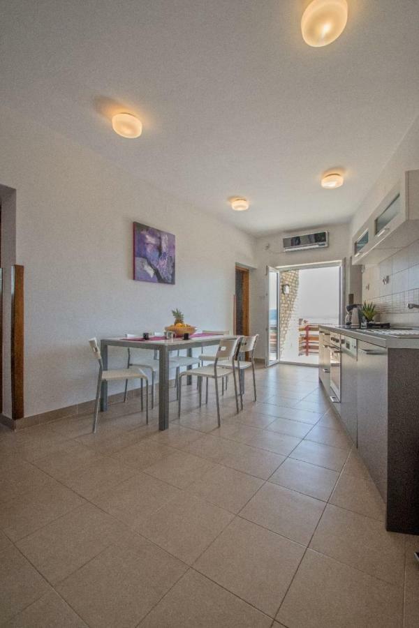 קריקווניצה Apartments Sabina - 100M From Sea חדר תמונה